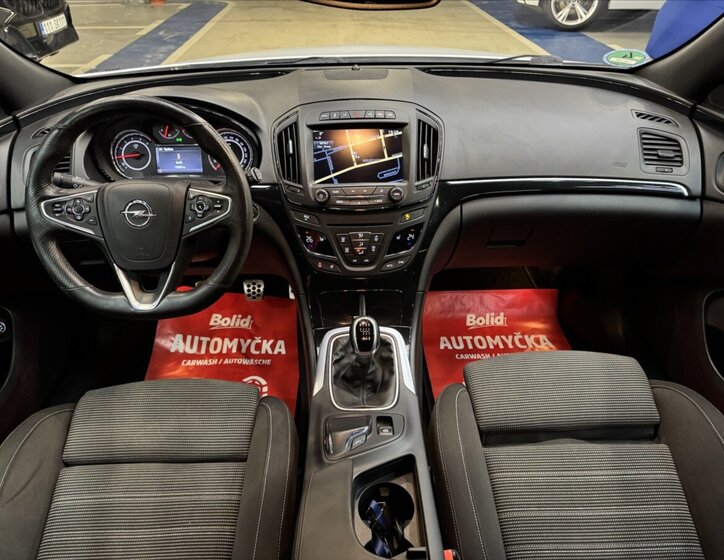 Opel Insignia Kombi 2,0 l 120 kw