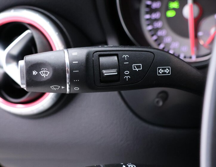 Mercedes-Benz CLA Kombi 2,0 l 155 kw