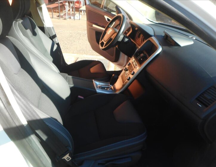 Volvo XC60 SUV 2,4 l 120 kw