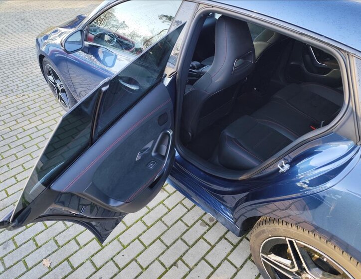 Mercedes-Benz CLA 33