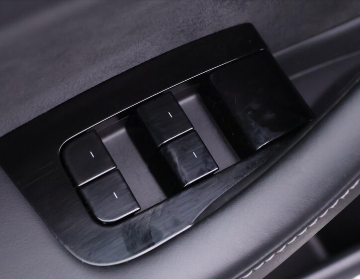 Tesla Model 3 Sedan 0,0 239 kw