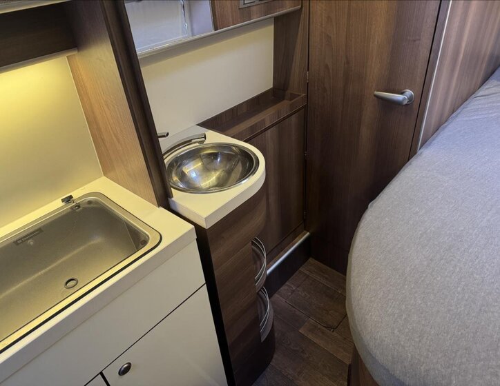 Peugeot Ostatní Ostatní 3,0 l 130 kw