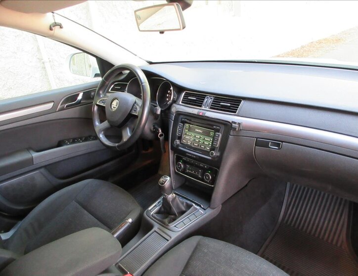 Škoda Superb Sedan / Limuzína 2,0 l 103 kw