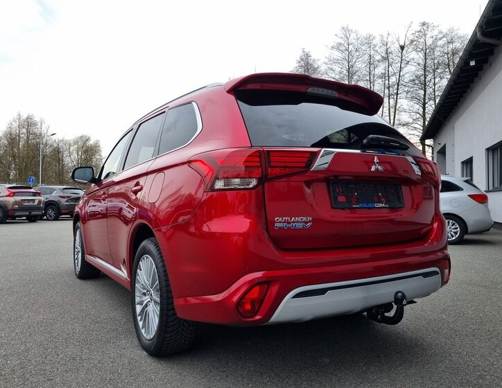 Mitsubishi Outlander SUV / Terénní 2,4 l 165 kw