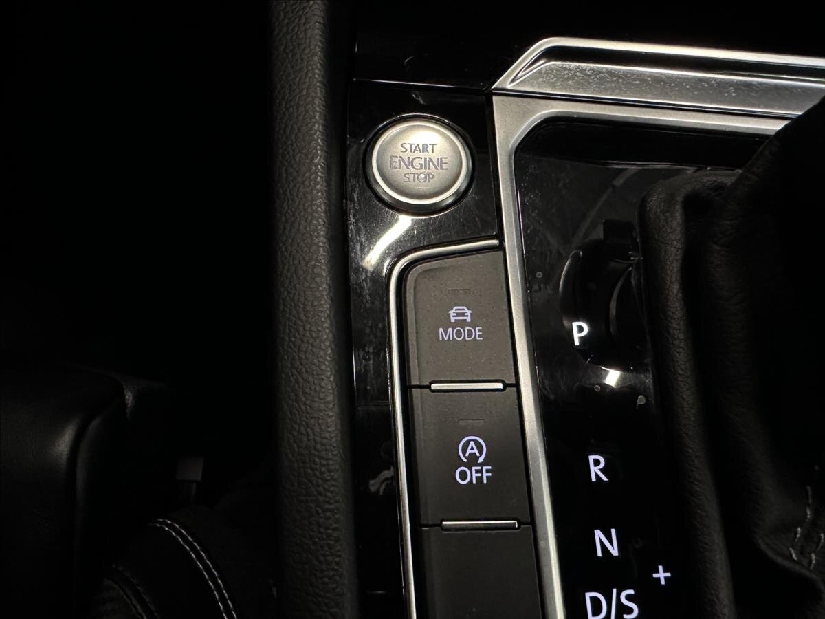 Volkswagen Passat Sedan / Limuzína 2,0 l 162 kw