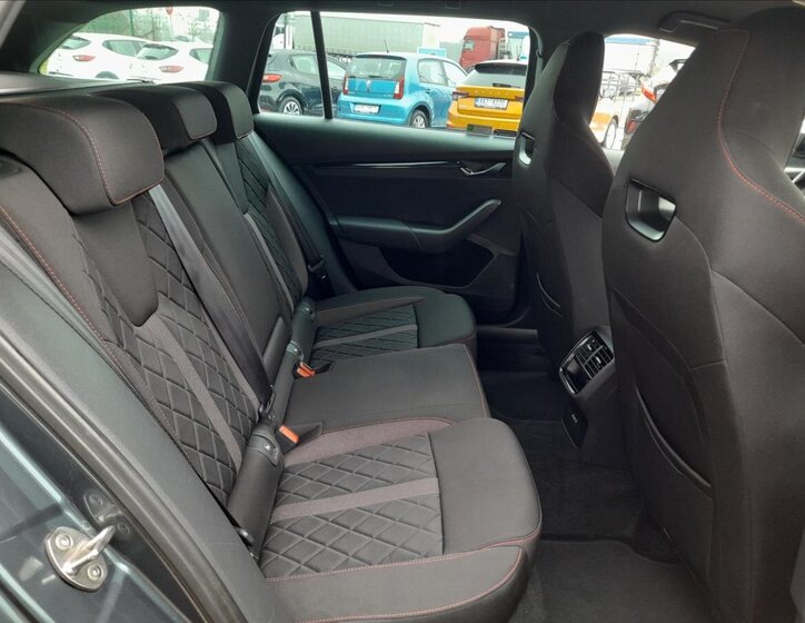 Škoda Octavia Kombi 2,0 l 180 kw