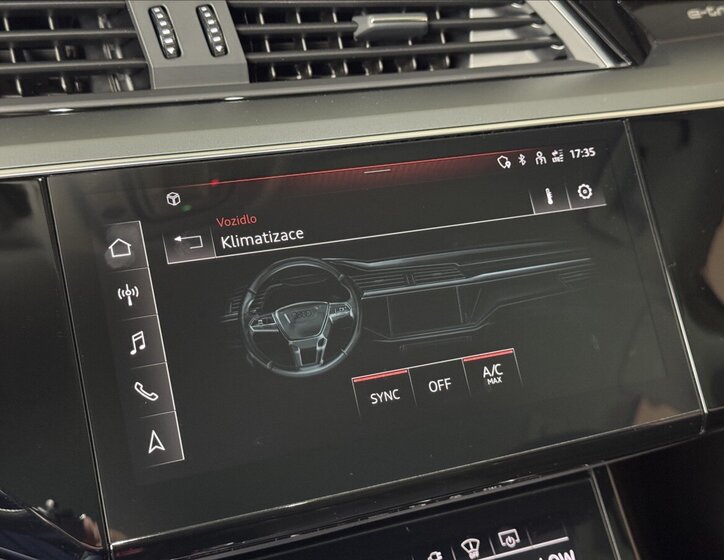 Audi e-tron SUV / Terénní 0,0 300 kw