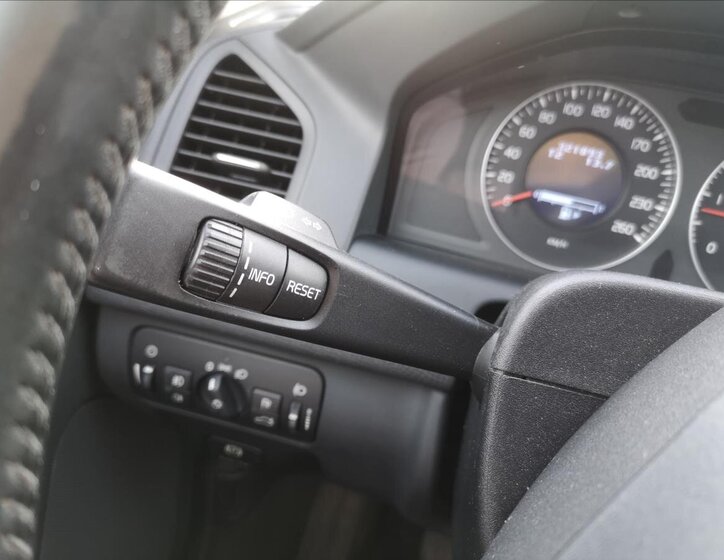 Volvo XC60 Kombi 2,4 l 136 kw