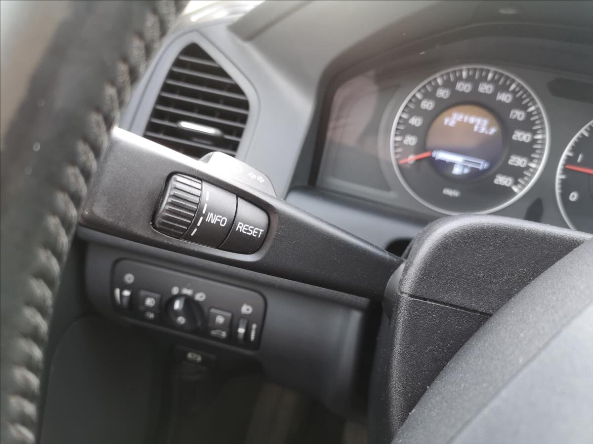 Volvo XC60 Kombi 2,4 l 136 kw