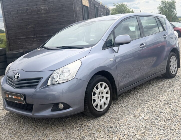 Toyota Verso Kombi 2,0 l 93 kw