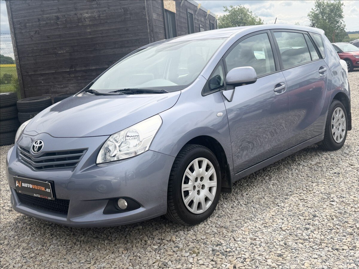 Toyota Verso Kombi 2,0 l 93 kw