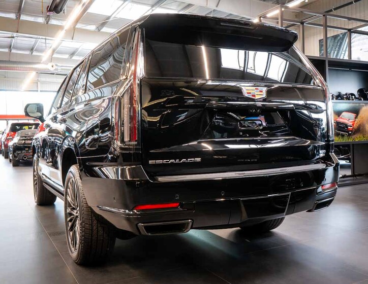 Cadillac Escalade 3