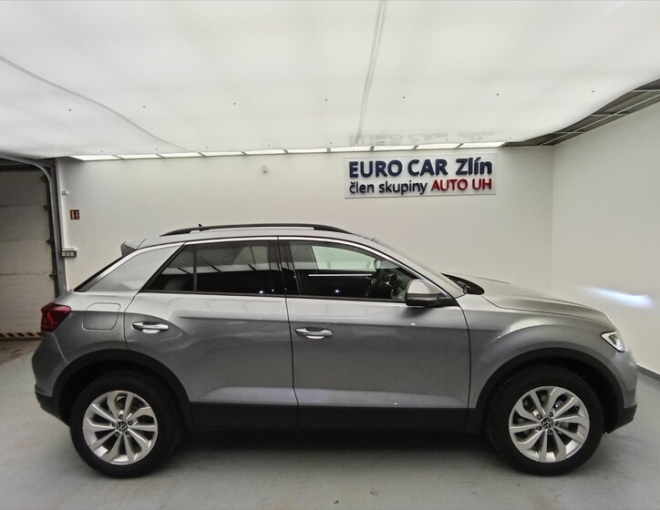 Volkswagen T-Roc SUV / Terénní 1,5 l 110 kw
