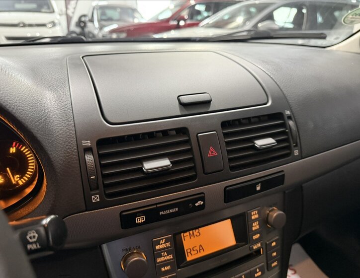 Toyota Avensis Liftback 1,8 l 95 kw