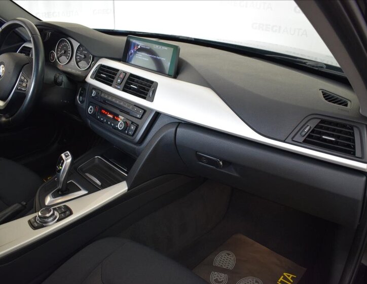 BMW Řada 3 Sedan / Limuzína 1,6 l 100 kw