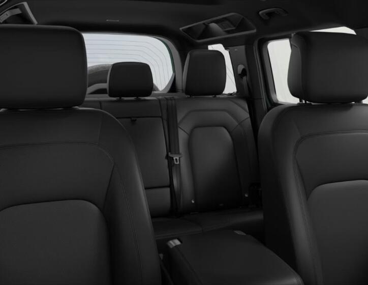 Land Rover Defender 7