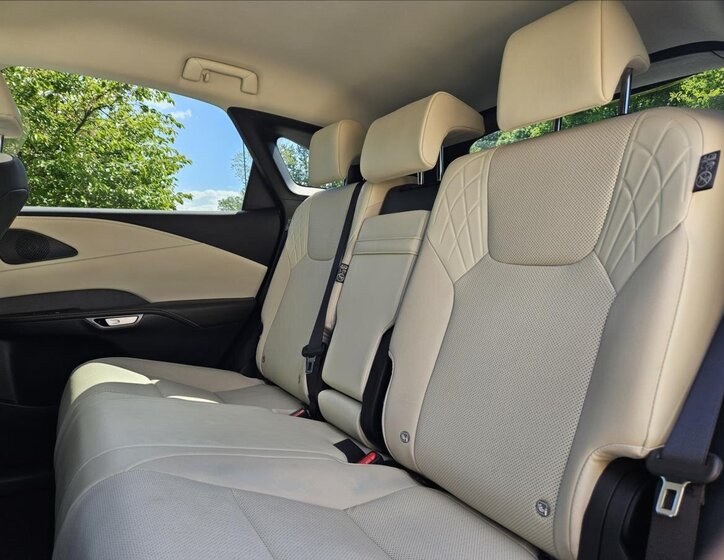 Lexus RX 450h SUV / Terénní 2,5 l 227 kw