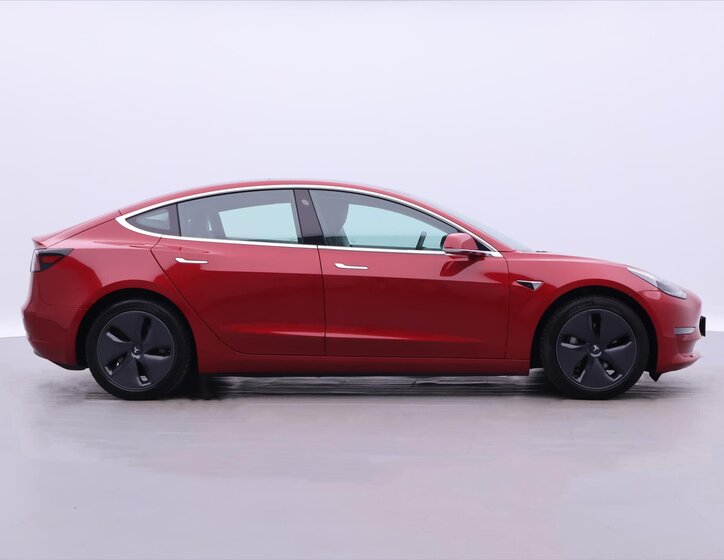 Tesla Model 3 8
