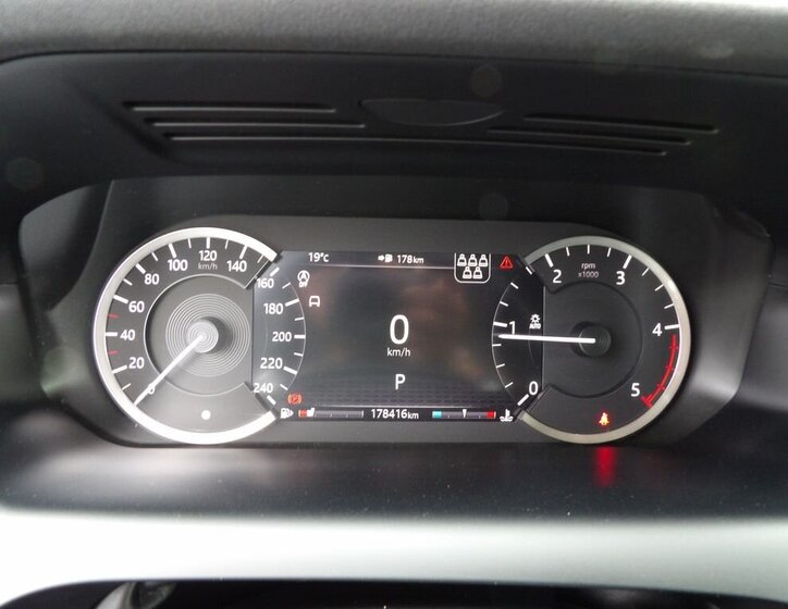 Land Rover Discovery Sport SUV / Terénní 2,0 l 110 kw