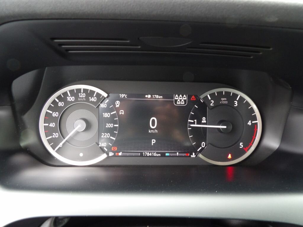Land Rover Discovery Sport SUV / Terénní 2,0 l 110 kw