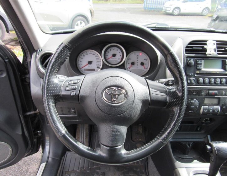 Toyota RAV4 12