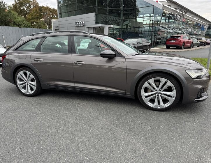 Audi A6 Allroad Kombi 3,0 l 210 kw