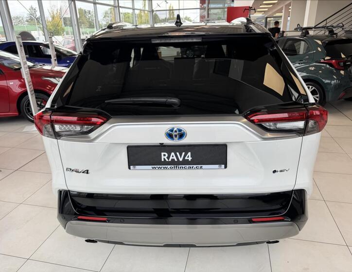 Toyota RAV4 6