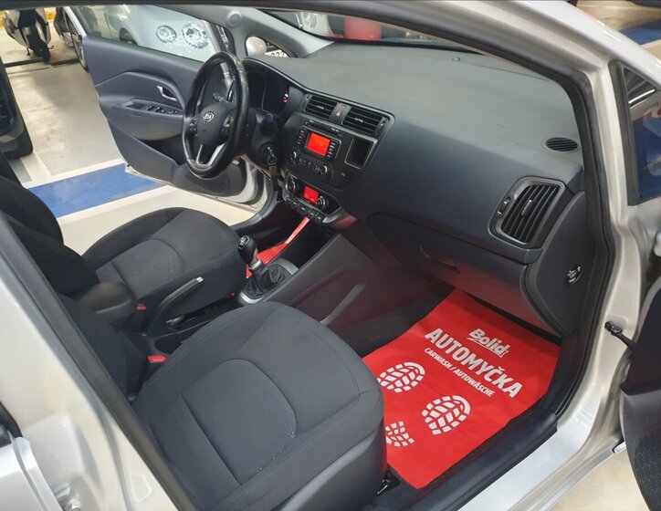 KIA Rio Hatchback 1,4 l 66 kw