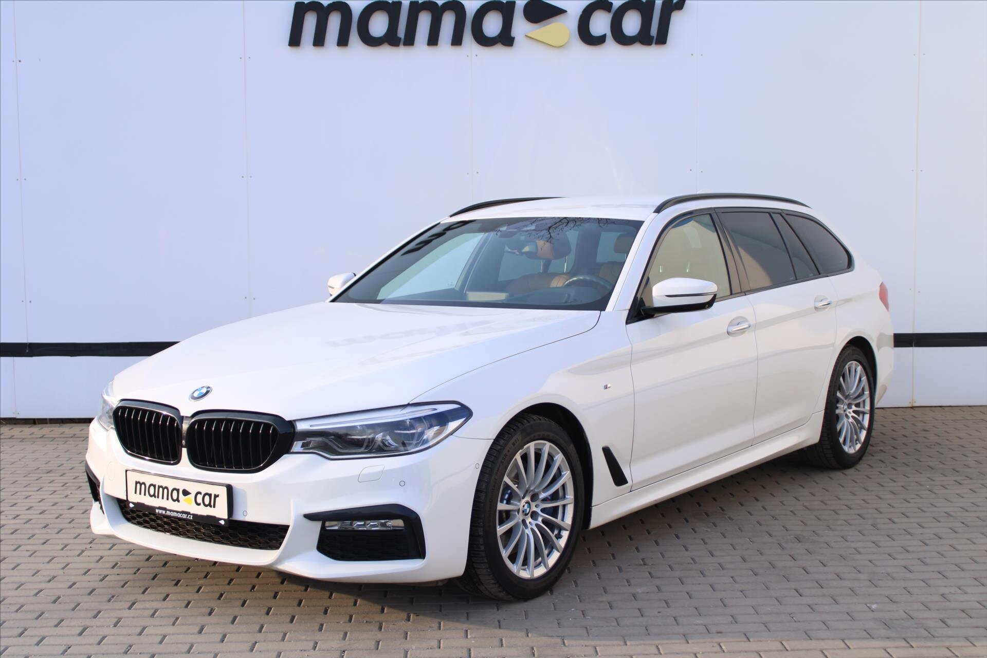 BMW Řada 5 Kombi 3,0 l 195 kw