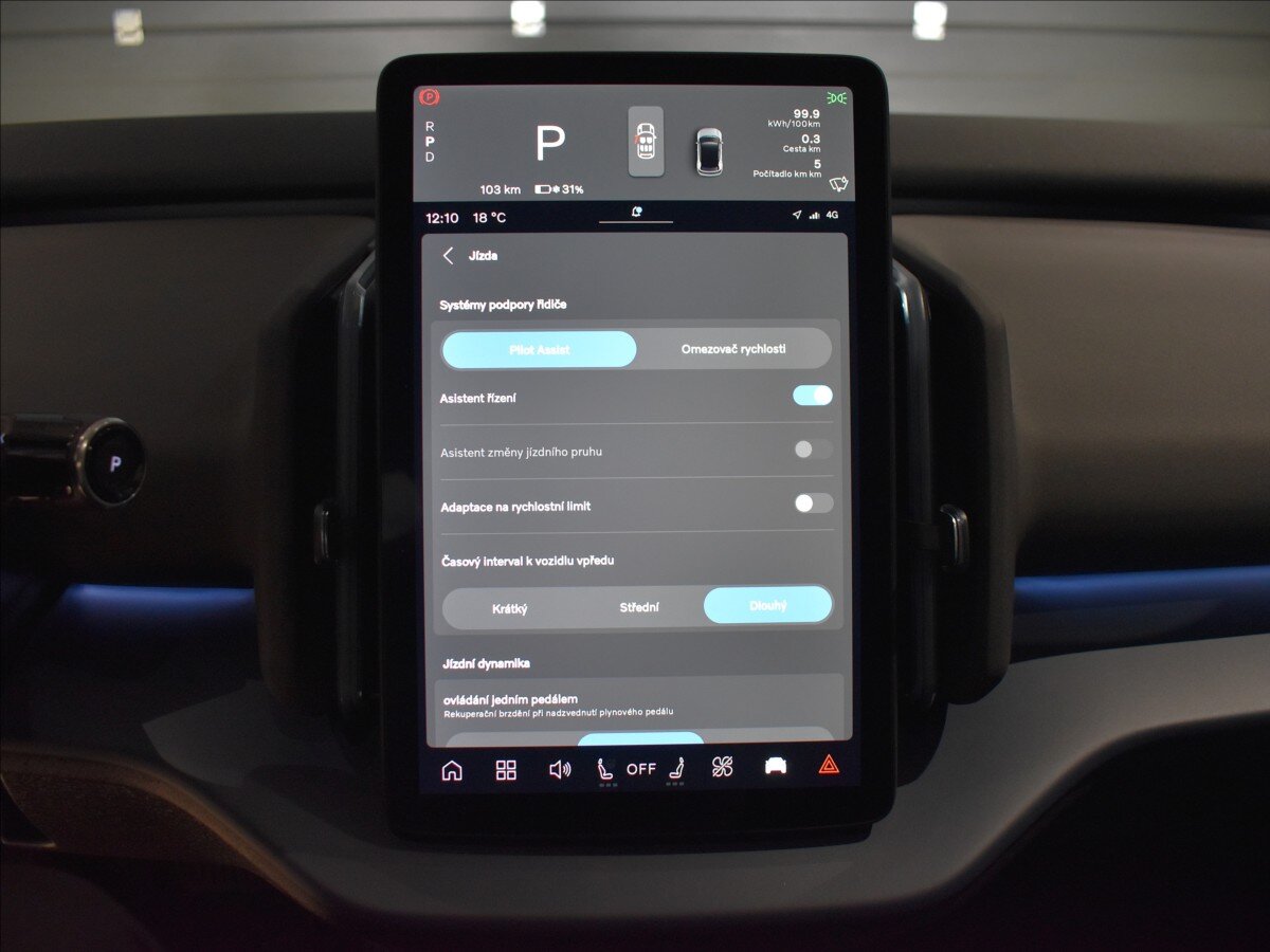 Volvo EX30 SUV / Terénní 0,0 315 kw