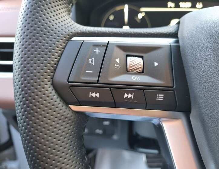 Mitsubishi Outlander SUV 2,4 l 225 kw