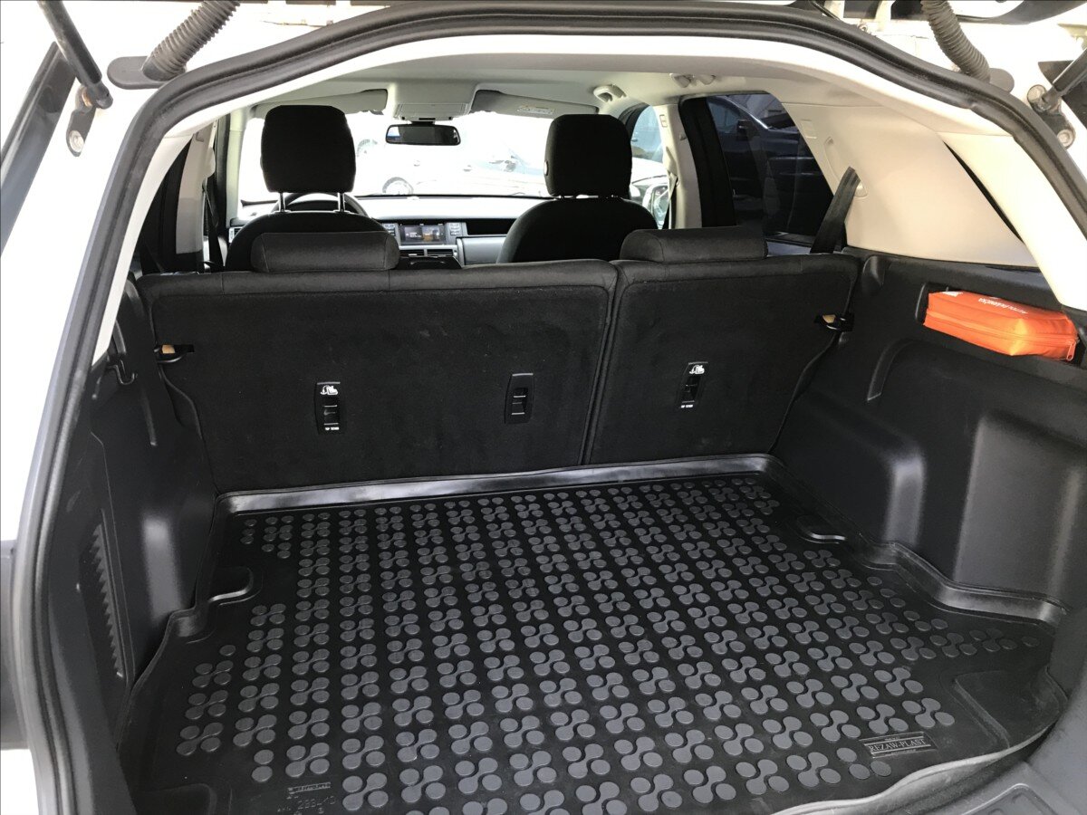 Land Rover Discovery Sport SUV / Terénní 2,0 l 110 kw