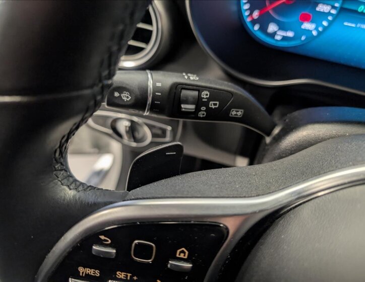 Mercedes-Benz GLC SUV 2,0 l 145 kw