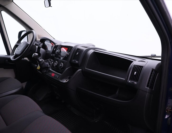 Peugeot Boxer Valník 2,0 l 96 kw