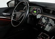 Audi e-tron SUV / Terénní 0,0 300 kw