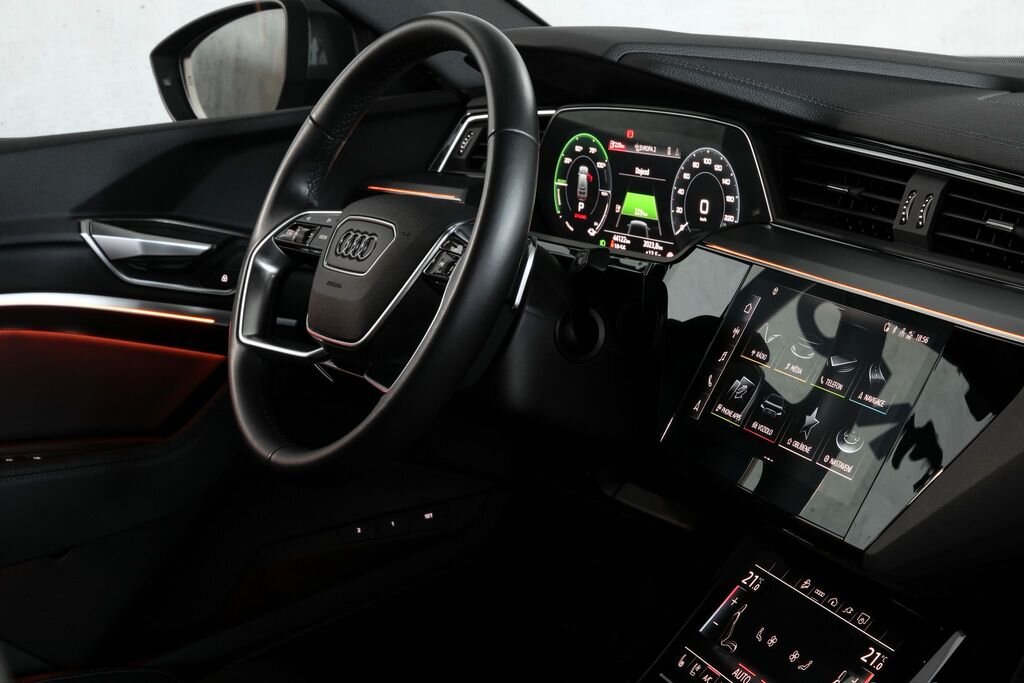 Audi e-tron SUV / Terénní 0,0 300 kw