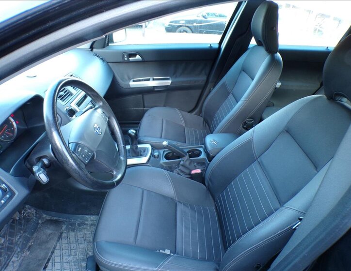 Volvo V50 Kombi 2,4 l 103 kw