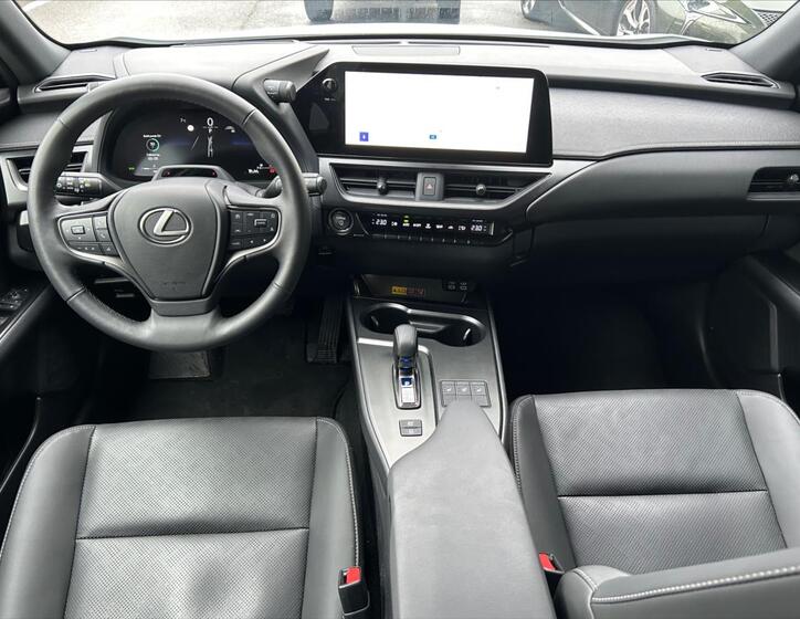 Lexus UX 300h 9