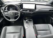 Lexus UX 300h 9