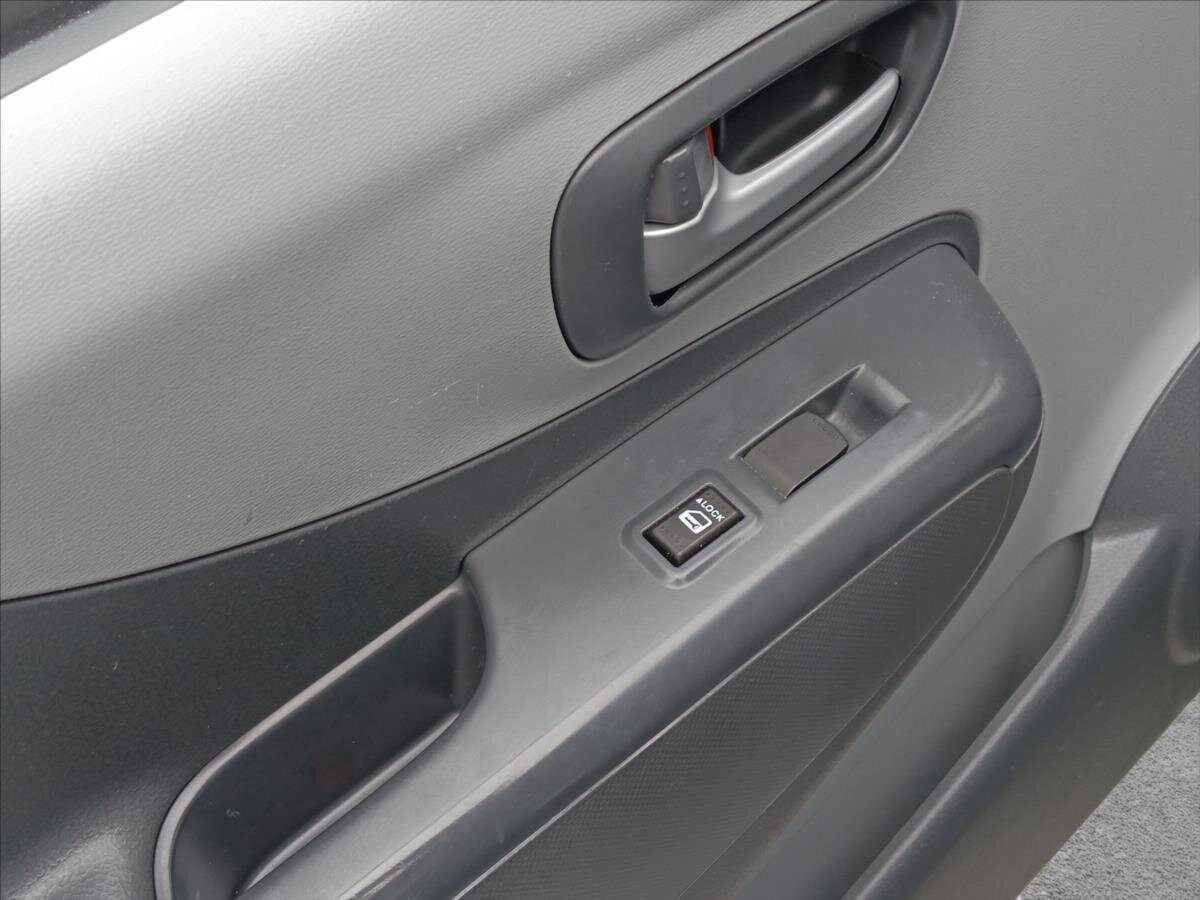 Suzuki Alto Hatchback 996,0 50 kw