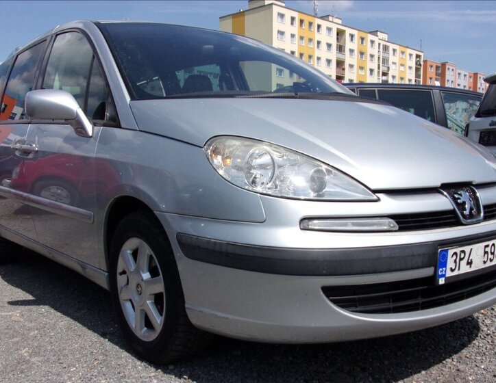 Peugeot 807 MPV 2,0 l 100 kw