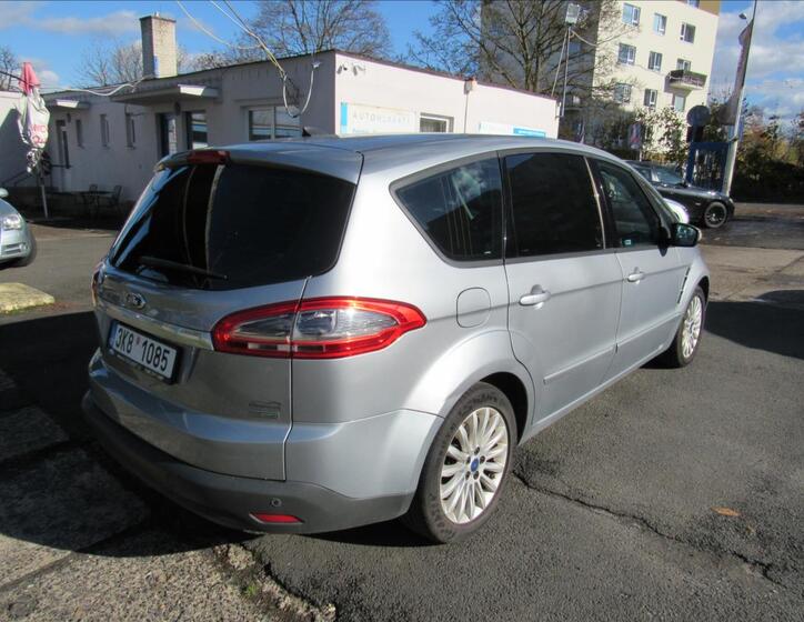 Ford S-MAX 6
