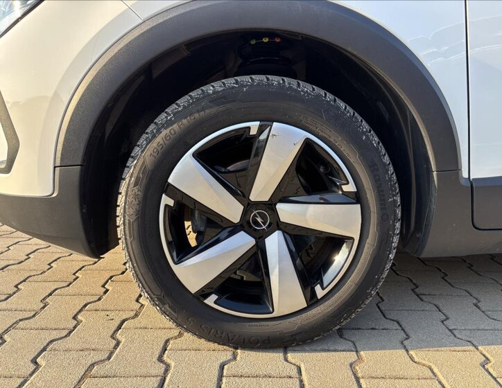 Opel Crossland SUV / Terénní 1,2 l 96 kw