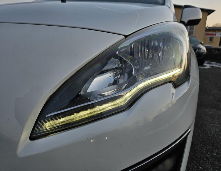 Peugeot 3008 SUV 1,2 l 96 kw