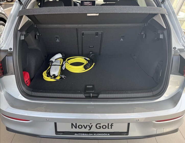 Volkswagen Golf Hatchback 1,5 l 150 kw