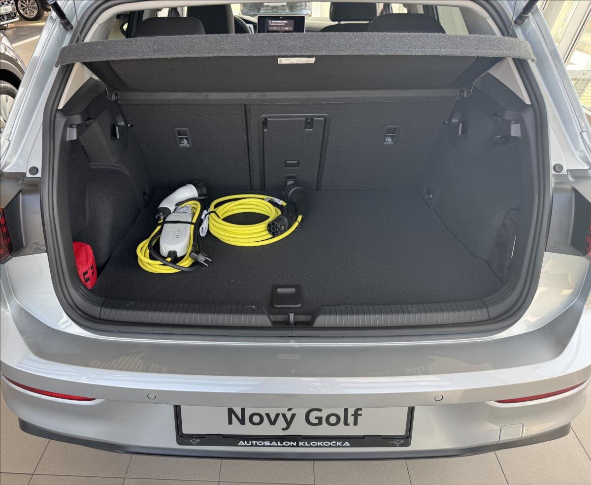 Volkswagen Golf Hatchback 1,5 l 150 kw