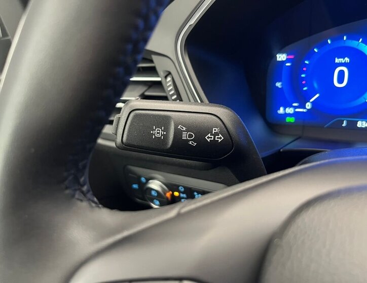 Ford Kuga SUV / Terénní 2,5 l 140 kw
