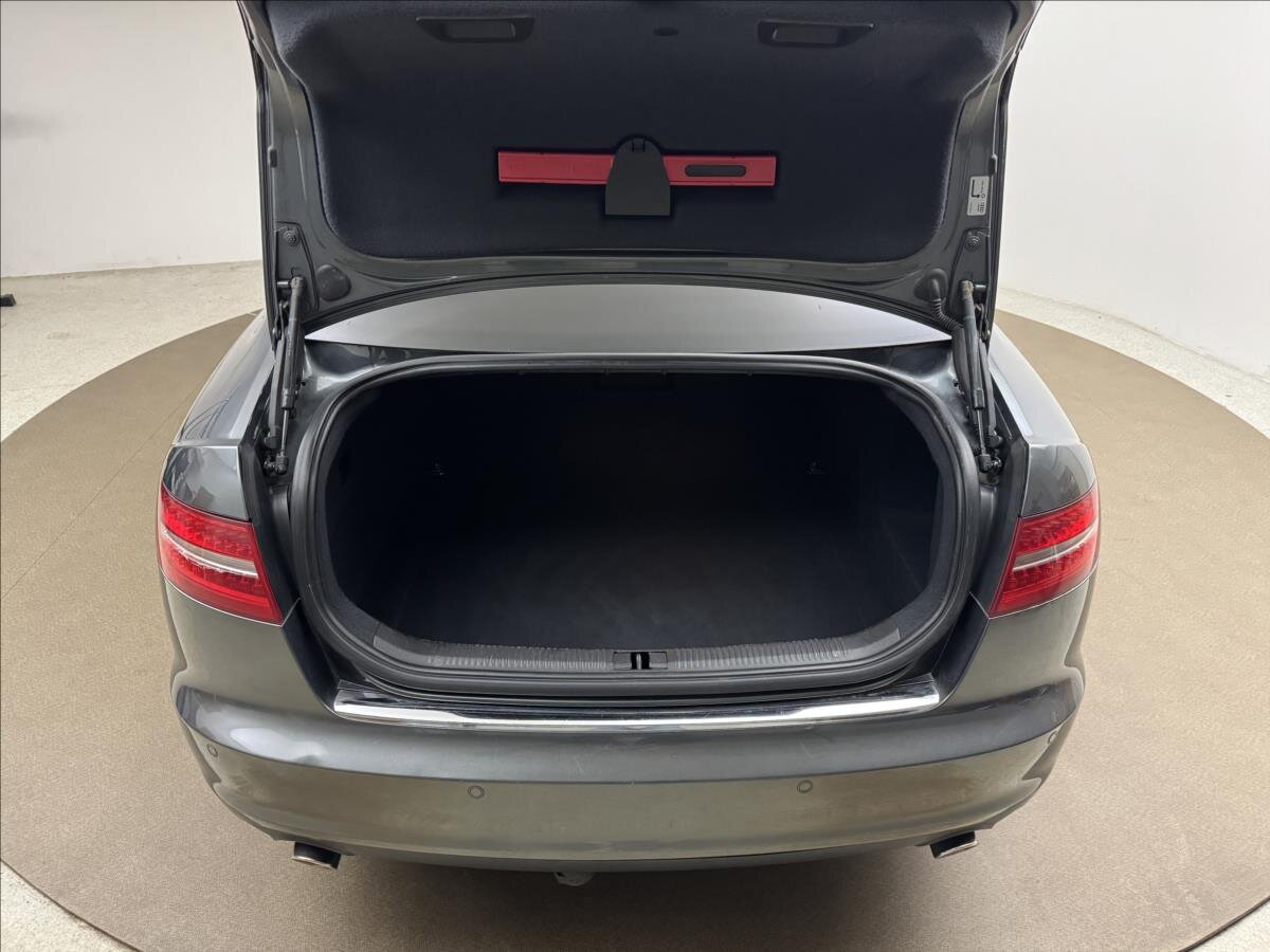 Audi A6 Sedan / Limuzína 2,7 l 140 kw