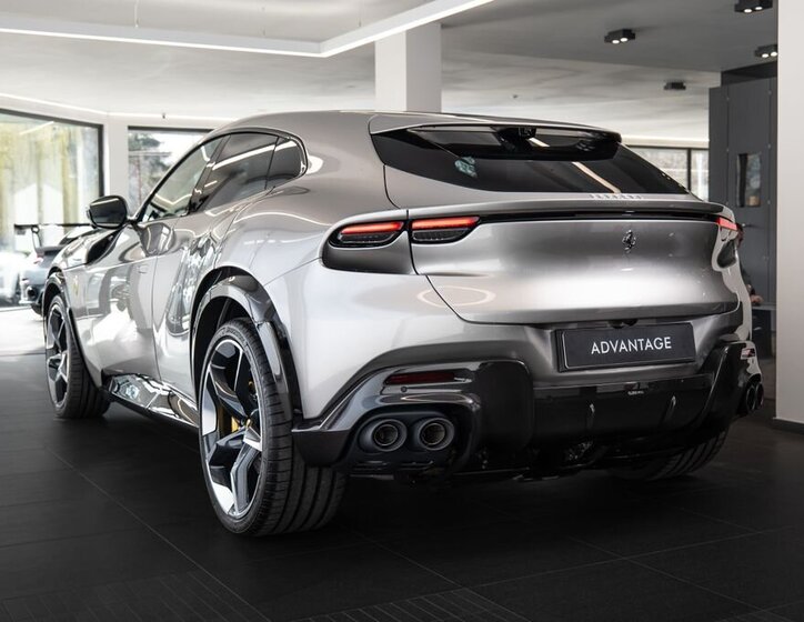 Ferrari Ostatní SUV / Terénní 6,5 l 529 kw