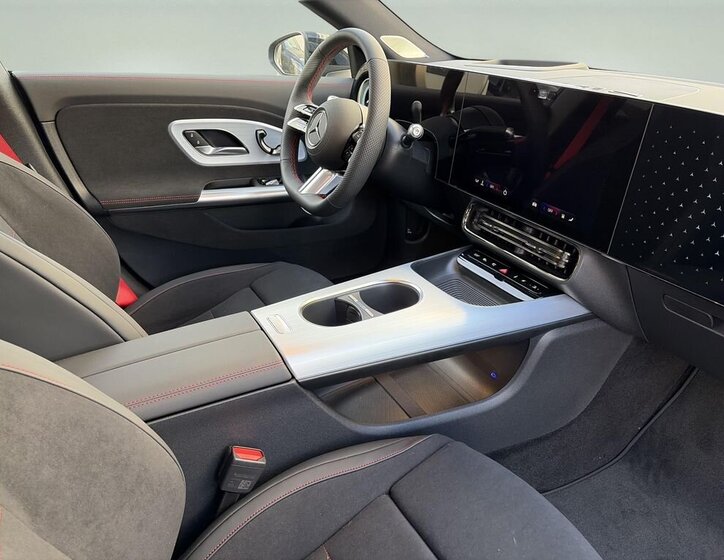 Mercedes-Benz CLA 12